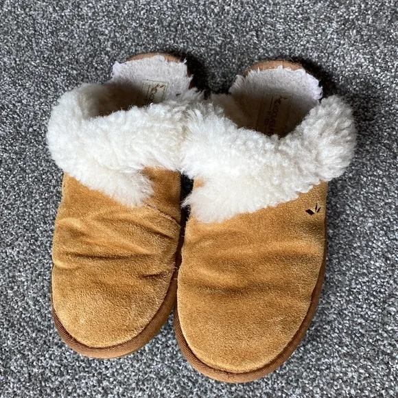 Poshmark ugg slippers cheap